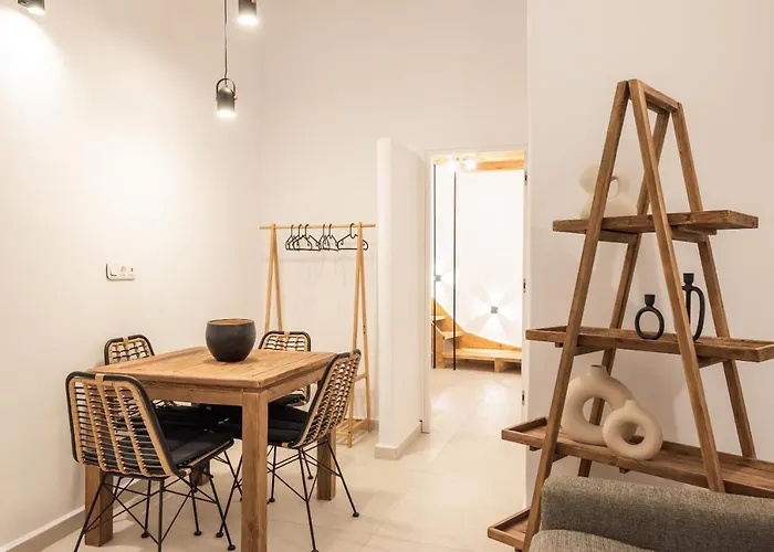 Anamnisi House Apartman *